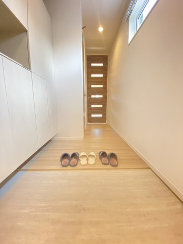 グラサ真田山の玄関