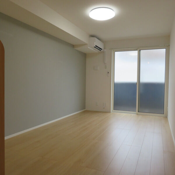 YKメゾン舞子台の居間・リビング