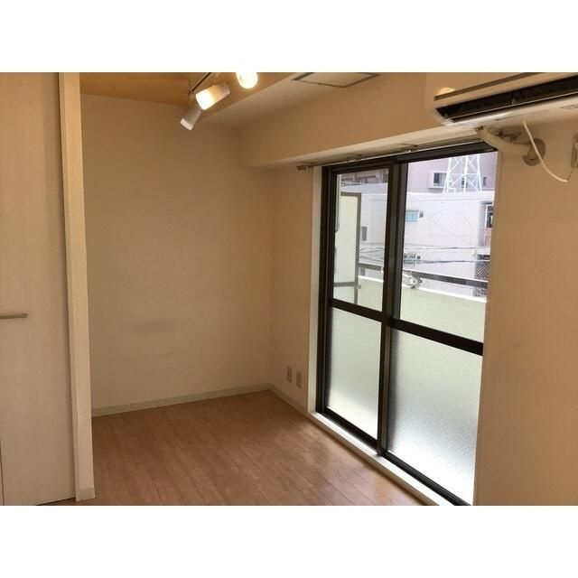 ブリリアンス西川口の居間・リビング