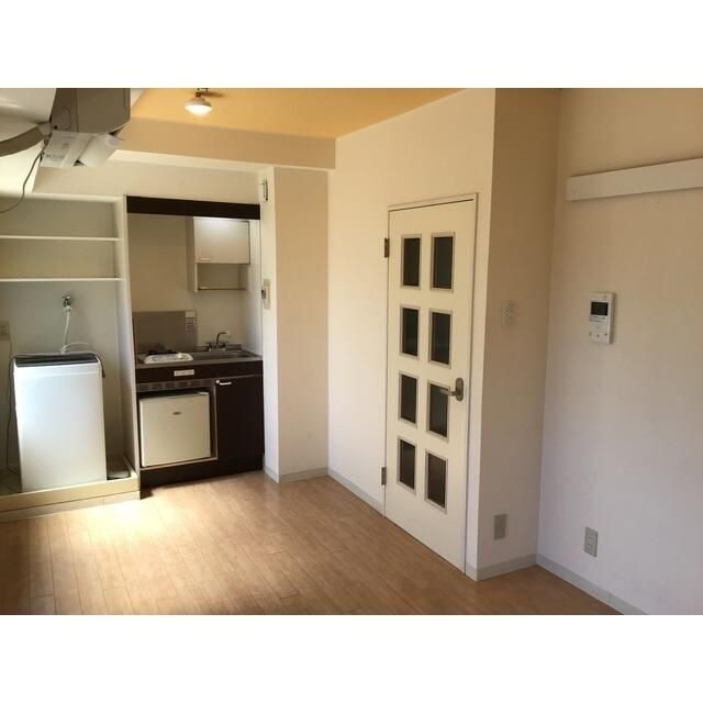 ブリリアンス西川口の居間・リビング