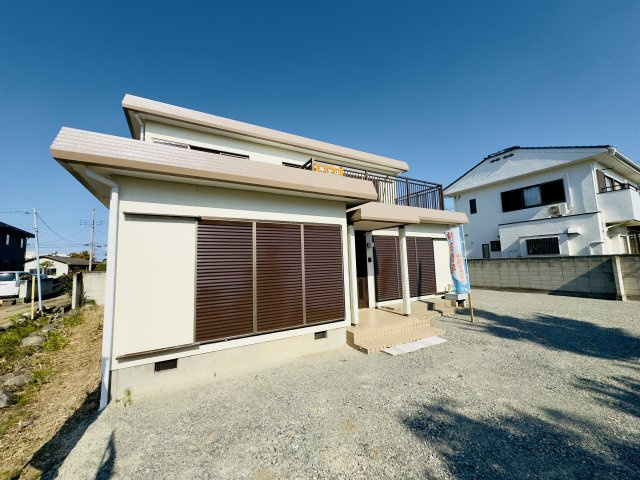【中古戸建】前橋市亀里町　４LDKの駐車場