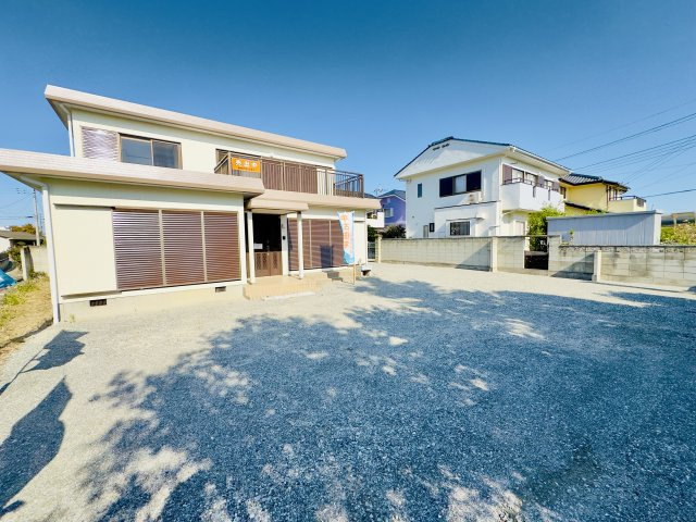 【中古戸建】前橋市亀里町　４LDKの駐車場