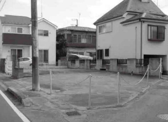 千葉市花見川区三角町の事務所の駐車場