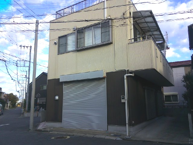 千葉市花見川区三角町の事務所の外観