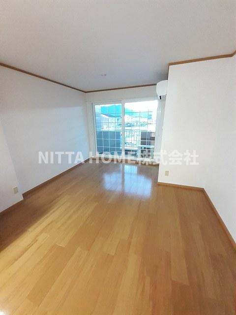 ディモーラＢの居間・リビング|ダイニングは7帖◇