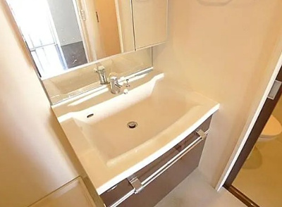 【洗面所】 | イーストコア曳舟一番館 | 明るい洗面所です