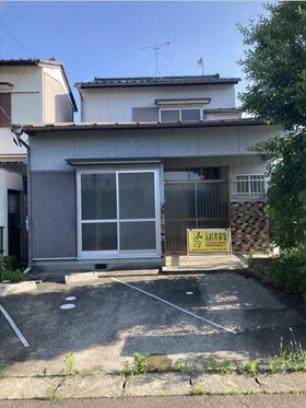 岩倉市八剱町六呂丸の一戸建ての外観