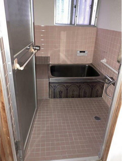 岩倉市八剱町六呂丸の一戸建ての浴室