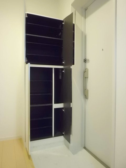 横浜ミナトハイムの玄関|玄関にはシューズボックスあり