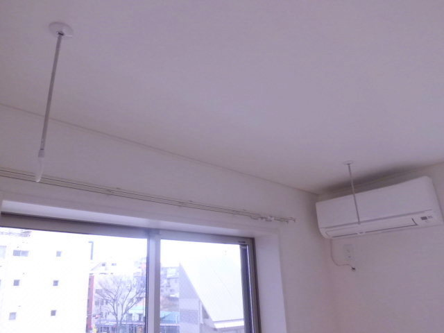 横浜ミナトハイムの内装|雨の日に便利な室内物干フック