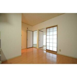 クレセントカーサの居間・リビング