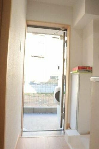 ノースグリーン大久保の玄関