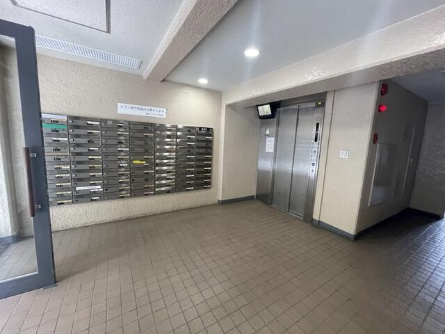 横浜パークタウンＩ棟のロビー