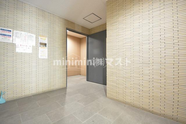 アルバス弁天町のロビー