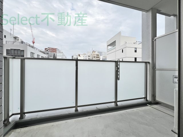 モンテーニュ名駅のバルコニー
