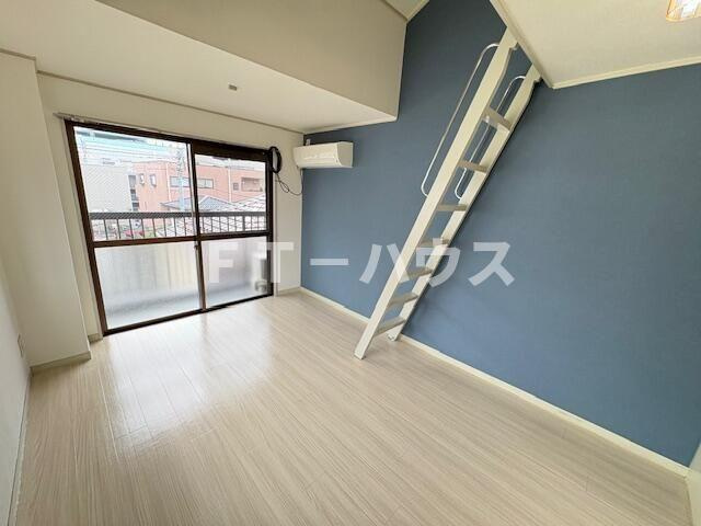 メゾン高野の居間・リビング