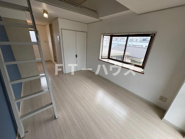 メゾン高野の居間・リビング