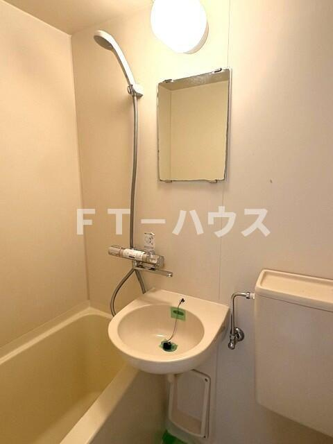 メゾン高野の洗面所