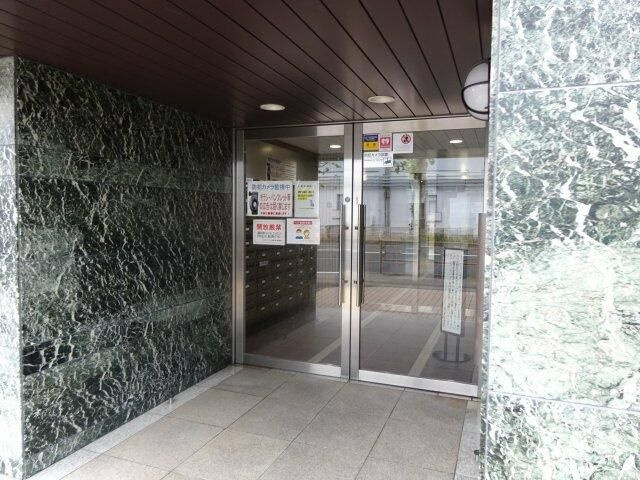 ライオンズマンション磯子第３のエントランス