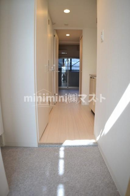 エスリード弁天町ベイコートの玄関