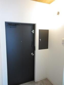 セントラルビルの玄関