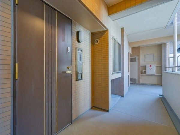 ファミール表参道ベルファース のロビー