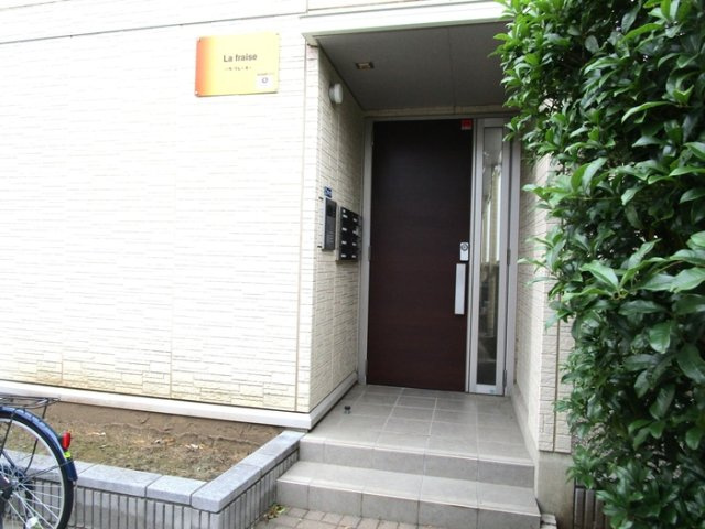 ラ　フレーズの玄関