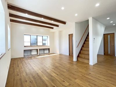 【居間・リビング】 | 津市高茶屋４丁目 | ＬＤＫ