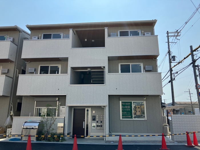 ディールームヒラノスリー