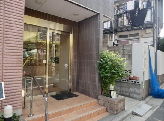 アビタシオン・Mのエントランス