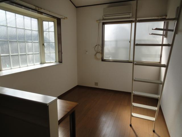 ジョイム・モリの居間・リビング