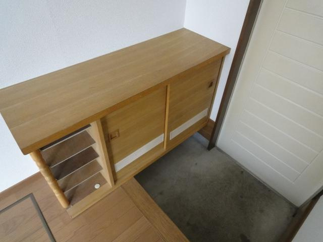 ジョイム・モリの玄関