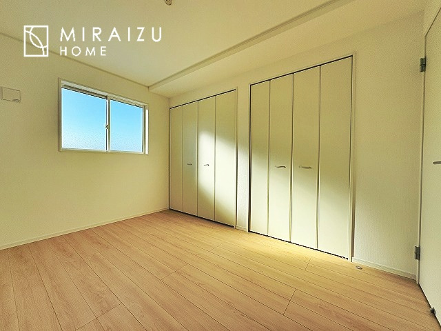 【その他】 | 収納力も自慢です。お洋服がお好きなお客様も多いですよね、衣替えをしなくてもお洋服をしまっておけそうなくらいの広さですね！