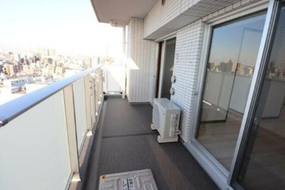 【バルコニー】 | ジェノヴィア浅草Ⅴスカイガーデン | 暖かな日差しのふりそそぐバルコニー