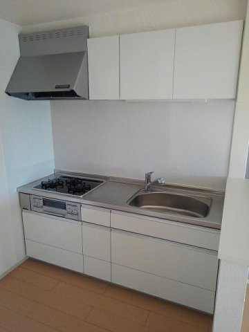 グランド　チェリーのキッチン|コンパクトなキッチンで掃除もラクラク