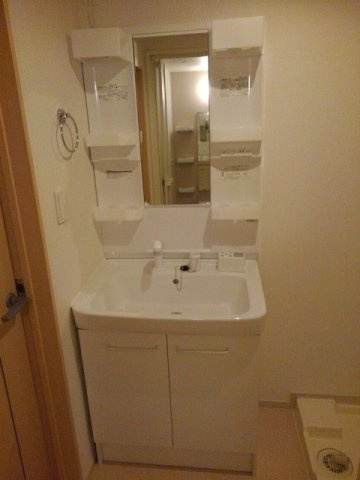 グランド　チェリーの洗面所|広い洗面スペース