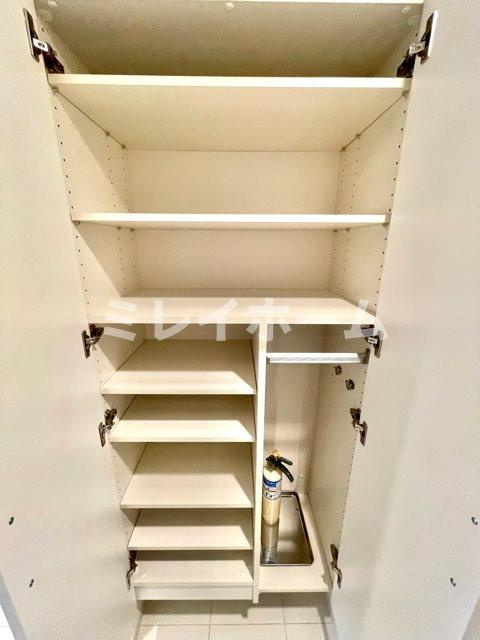 レジディア南雪谷の玄関