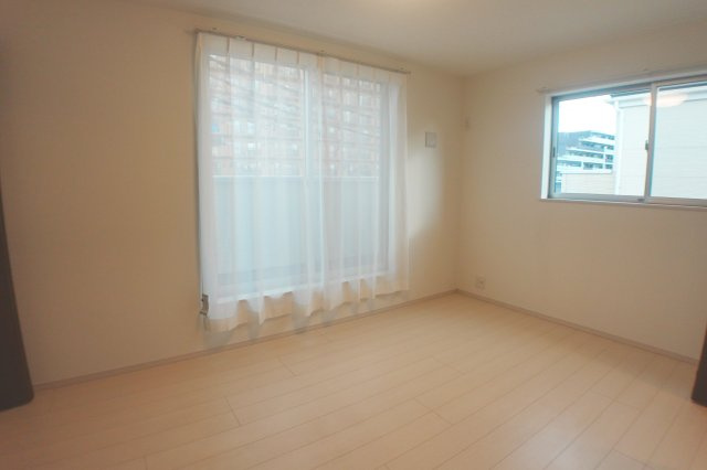 川口市青木二丁目戸建の洋室