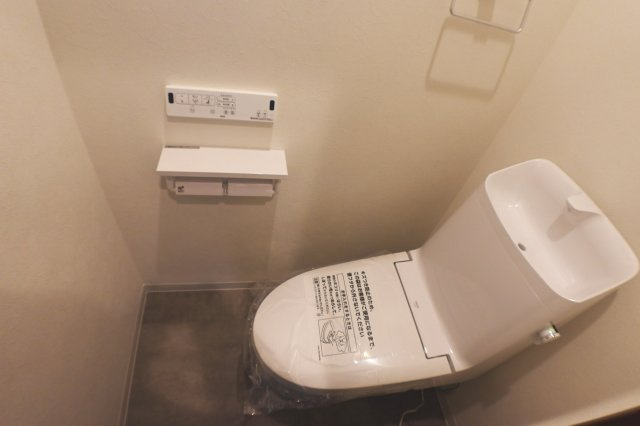 川口市青木二丁目戸建のトイレ