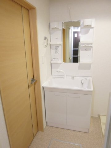 ノーブル　ヒルズの洗面所|ゆったりとスペースのある洗面所