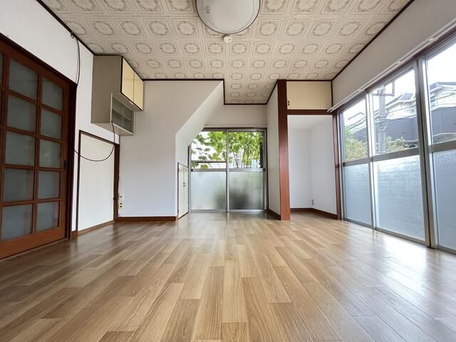 六ッ川２丁目貸家の居間・リビング