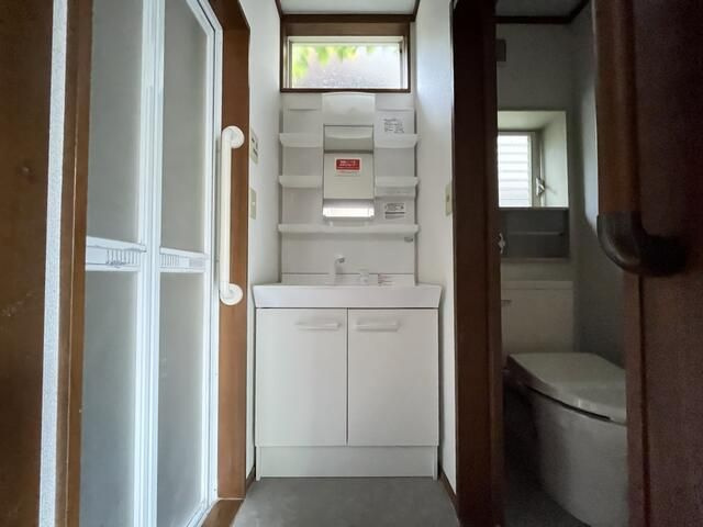 六ッ川２丁目貸家の洗面所