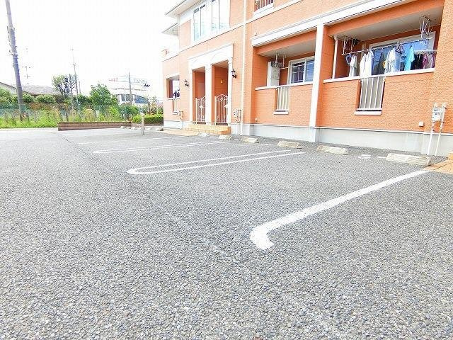 パルテノンＢの駐車場