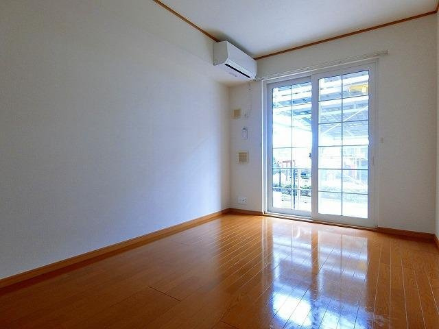 パルテノンＢの居間・リビング