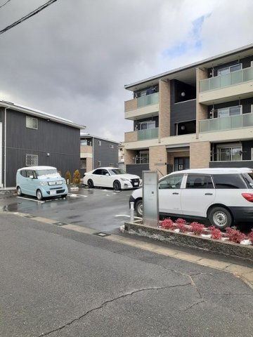 ルミェル・ココ　　刈谷市近郊の賃貸ならクラスホーム刈谷店の駐車場|駐車場に車を止められます