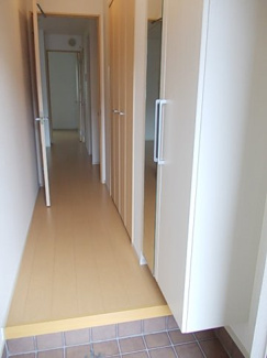 【玄関】 | ウィング　Ｂ