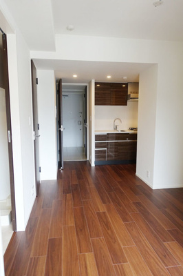 【居間・リビング】 | パークアクシス南青山七丁目 | ※写真は同タイプ住戸です。