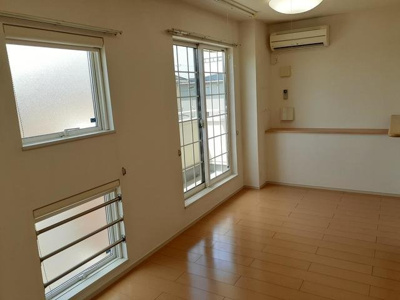 【居間・リビング】 | フラット岡芹