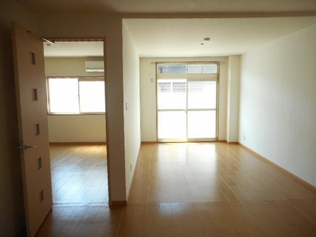 サンメゾン（Ⅰ）の居間・リビング