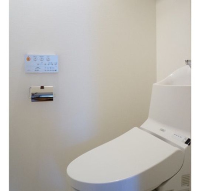 【トイレ】 | LUPINUS COURT | 落ち着いた色調のトイレです